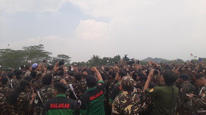 Para anggota Banser di DIY menggelar Apel Akbar 10.000 Banser sikapi peredaran miras, Minggu (3/11/2024)
